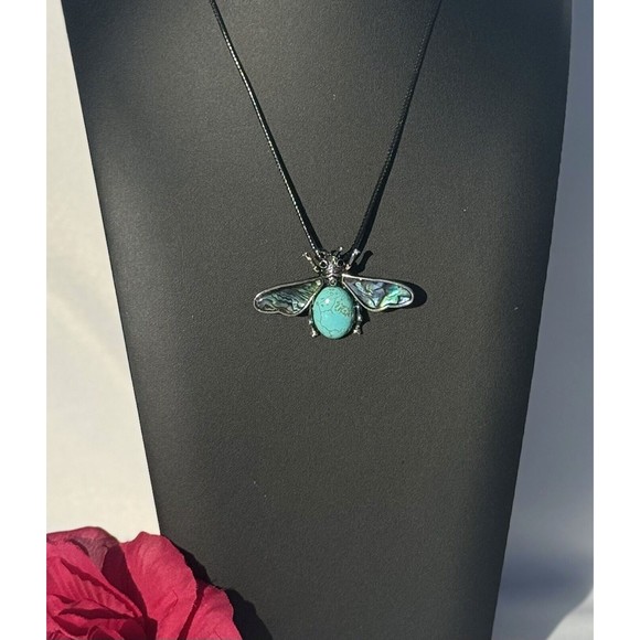 Abalone Blue Howlite Bee Brooch Or Pendent Hand Made Healing Reiki - Picture 2 of 7